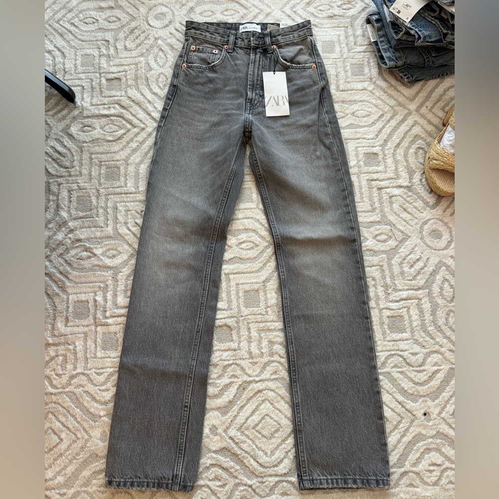 Zara straight fit jeans - grey wash, size 32 / 00 - NWT